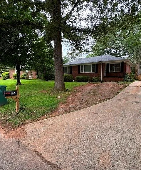 2174 Trailwood Dr SE — Photo 3