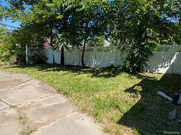 2nd image of 9809 Philip St