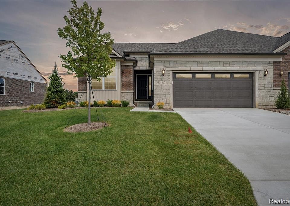 21227 Lilac Ln, Clinton Township, MI 48036 Zillow