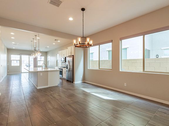 3rd image of 2082 E Lantana Dr