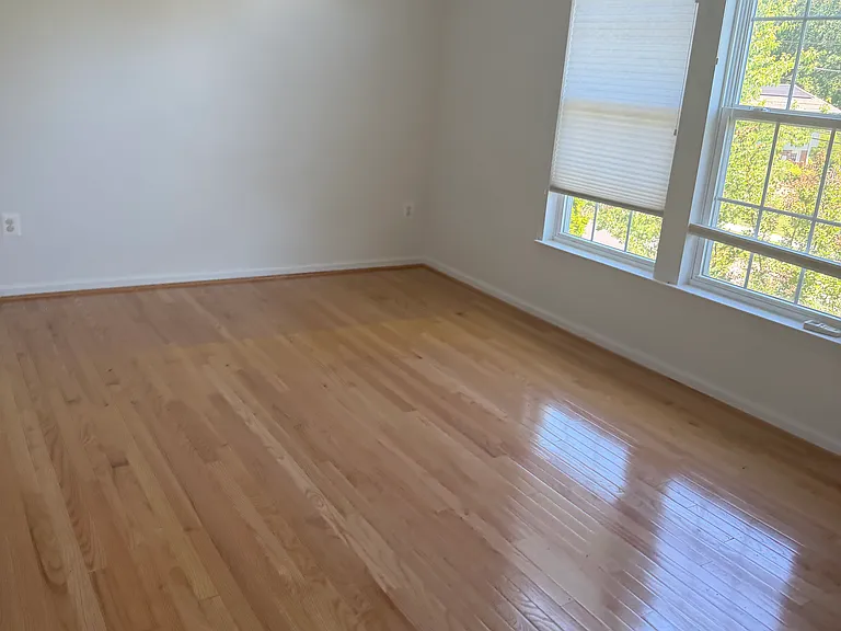 11514 Amherst Ave — Photo 12