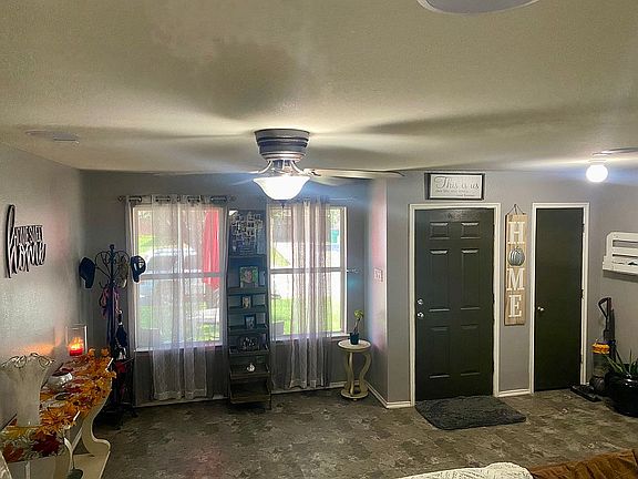 3rd image of 543 Del Mar Dr