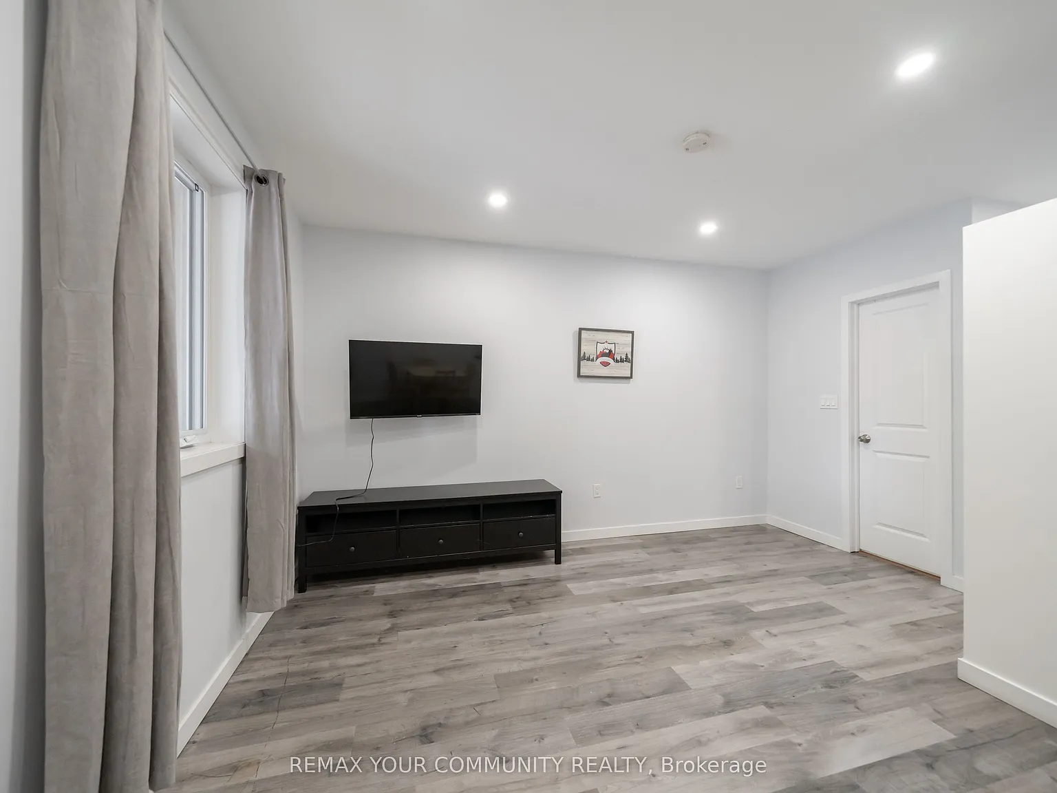 2 bed, $2,550 — Photo 4
