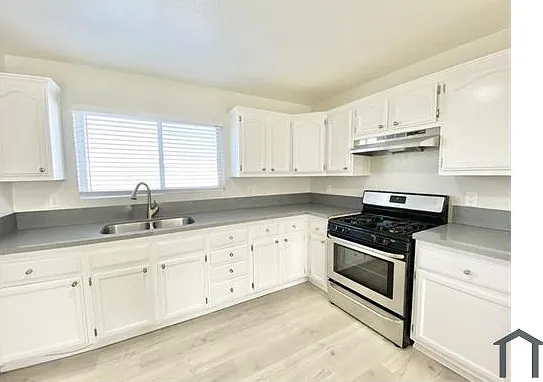316 W 108th St #3 — Photo 2