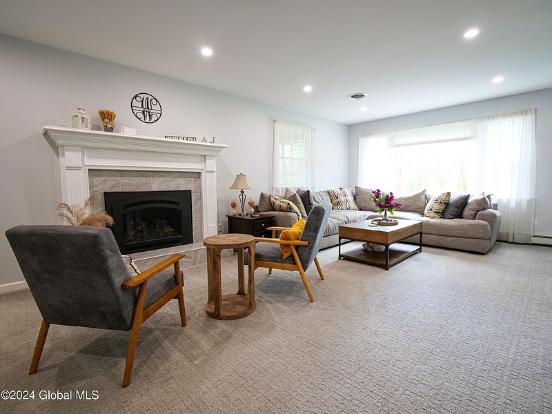 5th image of 23 Pinewood Drive
