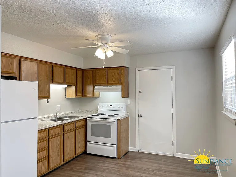 792B Navy St — Photo 3