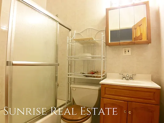 Rented by Sunrise Real Estate | media 23