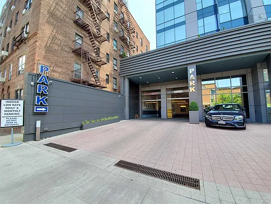 Rented by AAA Young Shuen Realty Inc. | media 44