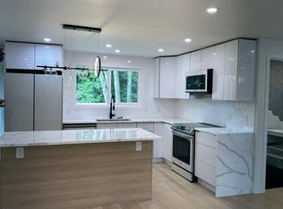 19521 75th Ave NE, Kenmore, WA 98028