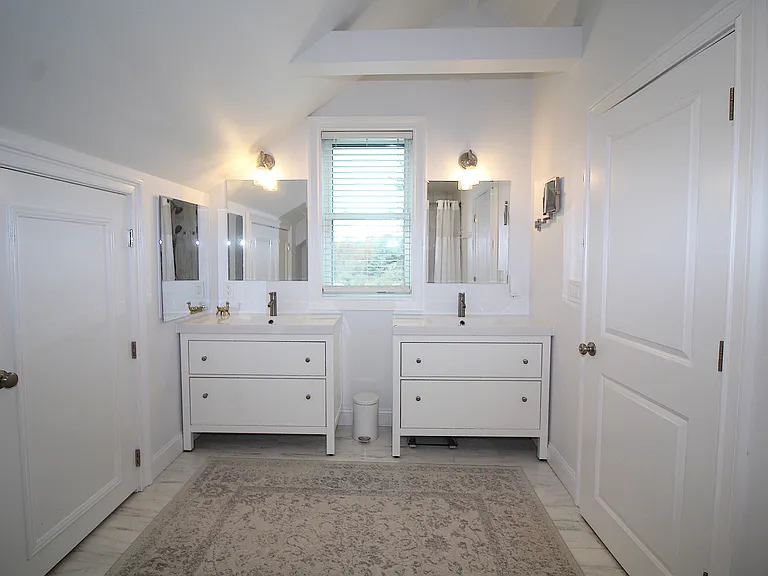 114 Richard St — Photo 14