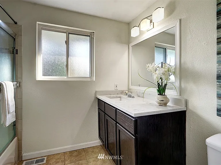 1606 Lake Youngs Way SE — Photo 14