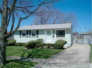 18 Malvern Curv, Tonawanda, NY 14150