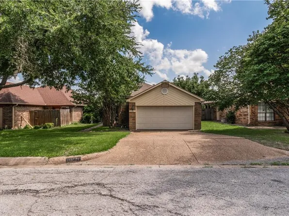 10711 Tall Oak Dr, Fort Worth, TX 76108