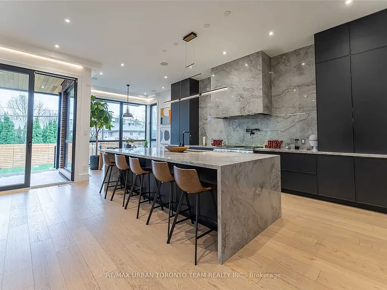 39 Cardigan Rd — Photo 12