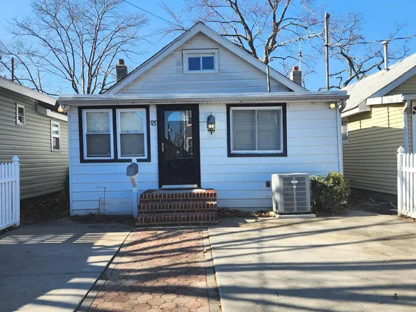 93 N River Dr, Pennsville, NJ 08070