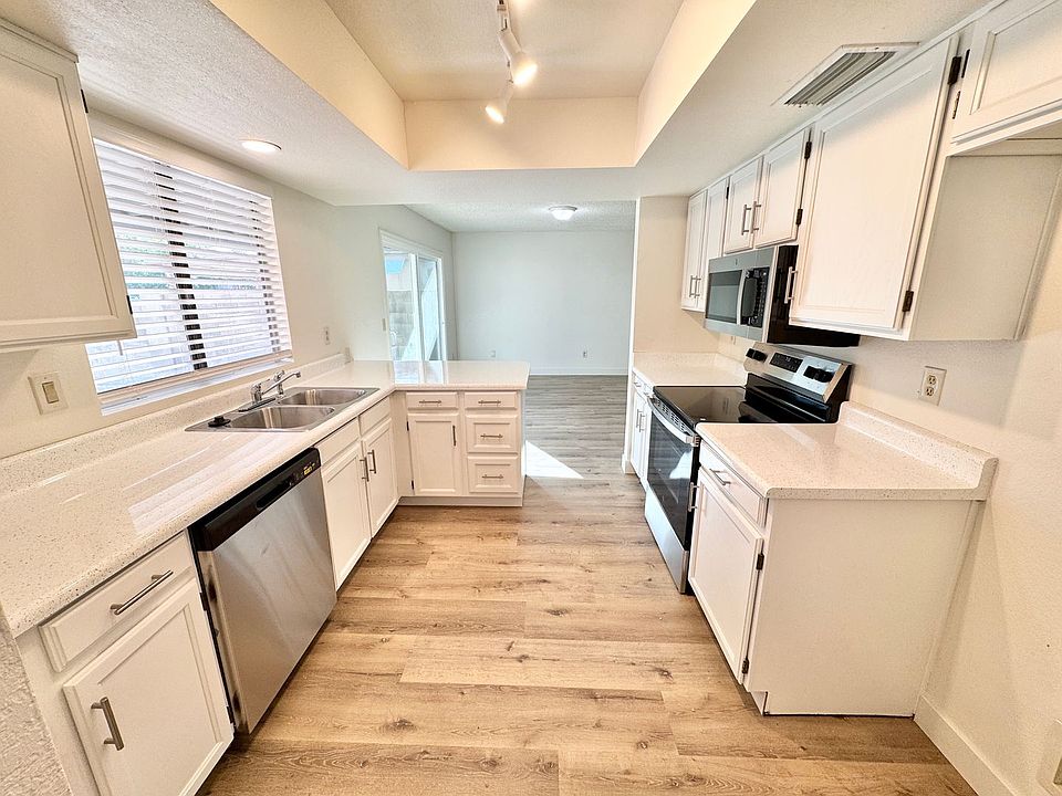 1st image of 6327 W Mercer Ln