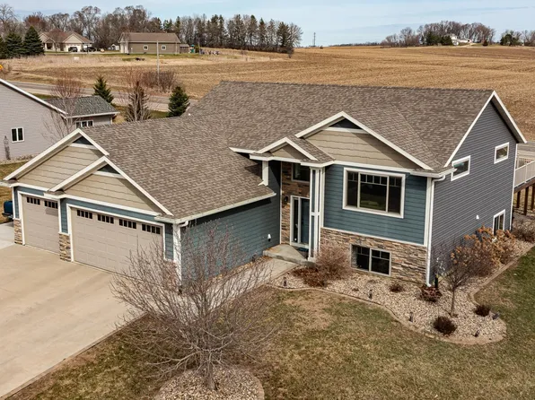 1442 N Pine Dr NE, Pine Island, MN 55963