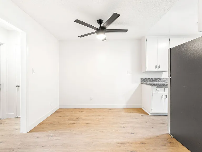 5330 Corteen — Photo 11