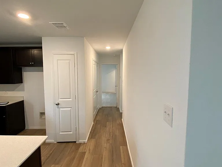 2504 Coronado Way — Photo 5