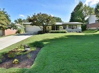 13 Montauk Dr, Saint Louis, MO