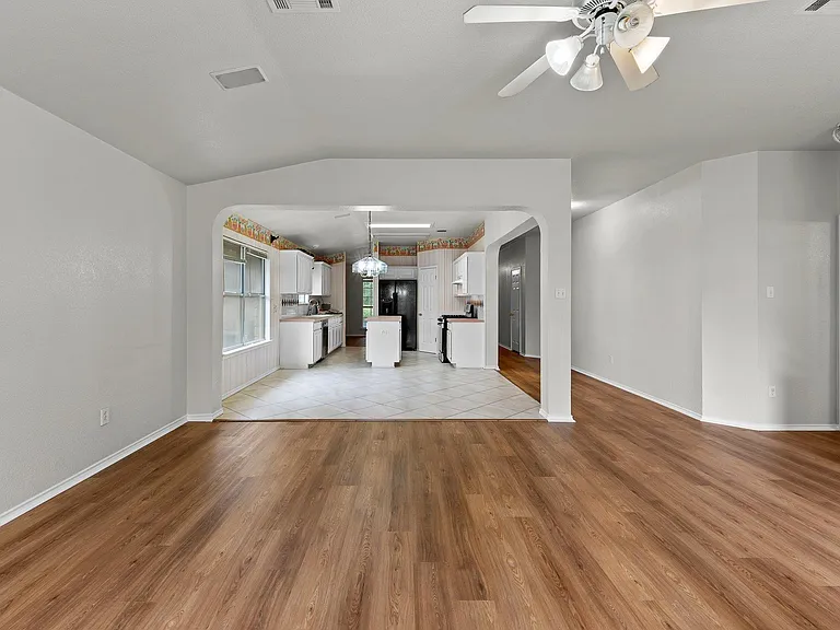 3904 Cadoz Ct — Photo 15