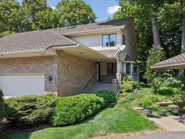 1159 Hollybrook Dr, Wayzata, MN 55391