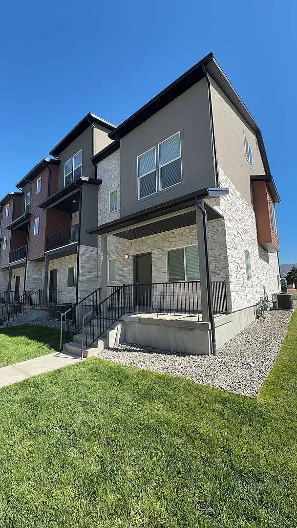 4 Bed | 4 Bath Modern Townhome in Tooele 11/05/2026 — Photo 1