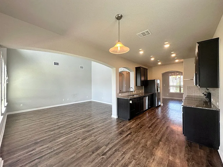 3424 Addison St — Photo 12