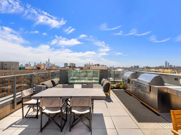 1425 Hudson Street image 17 of 23