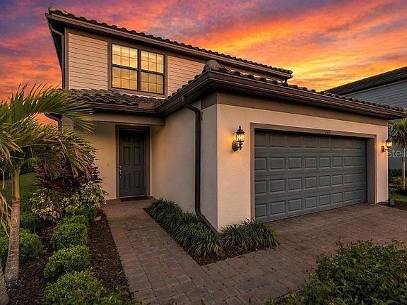 3rd image of 6111 Bluestar Ct
