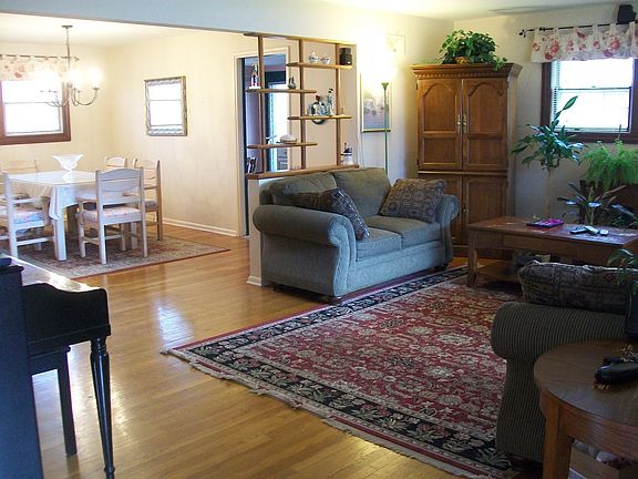 2nd image of 6976 Rosemary Ln