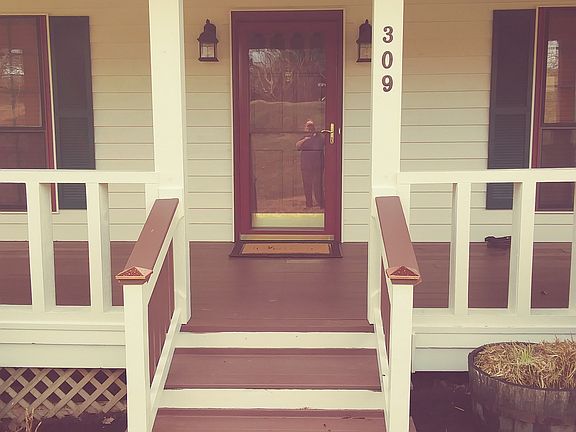 BEAUTIFUL FRONT ENTRANCE