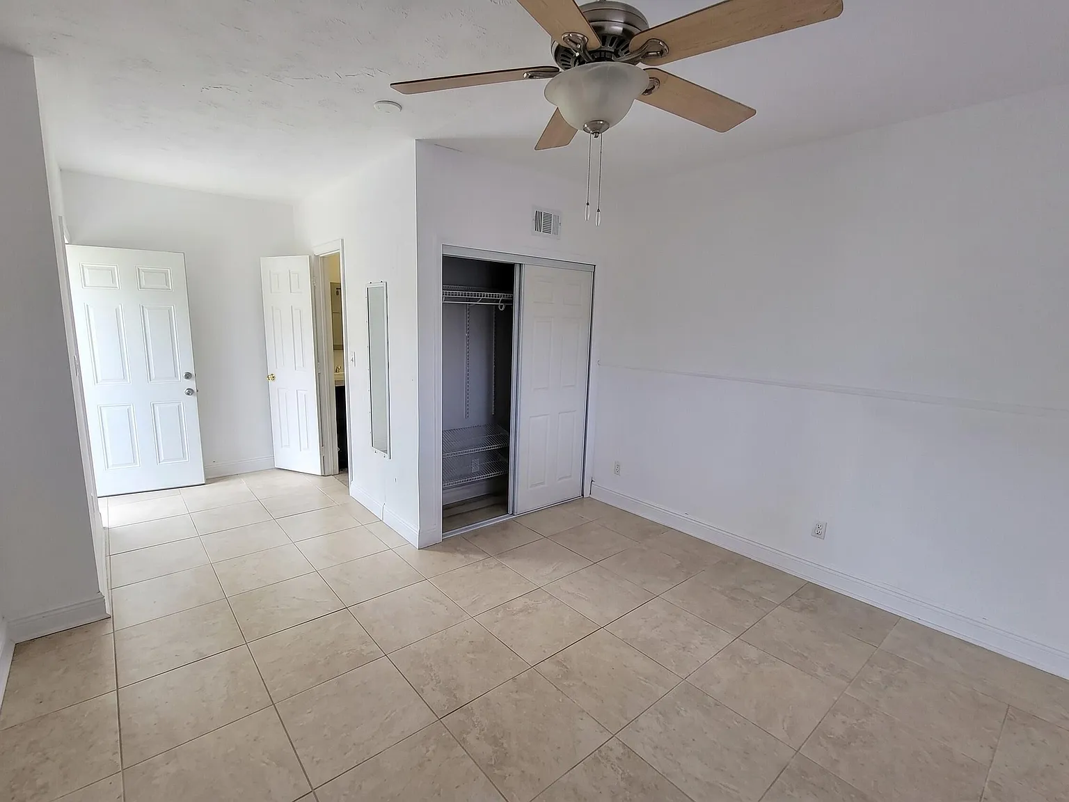 1 bed, 1.0 bath, 350 sqft, $1,395 — Photo 4