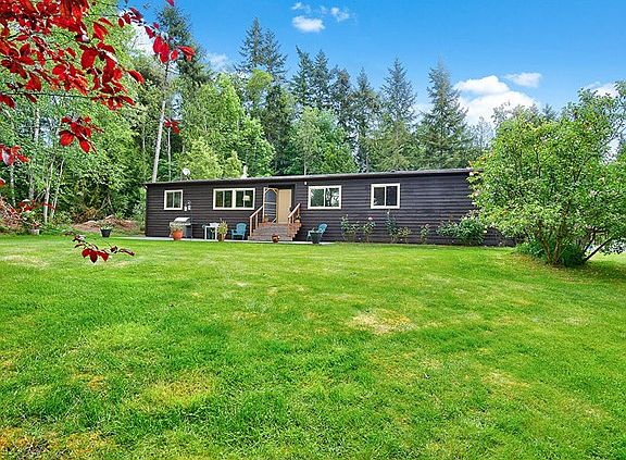 2nd image of 22484 Pawpaw Pl NE