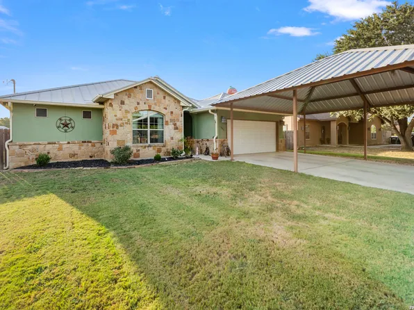 985 Boyd, Poteet, TX 78065