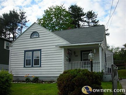 2nd image of 100 McArthur St