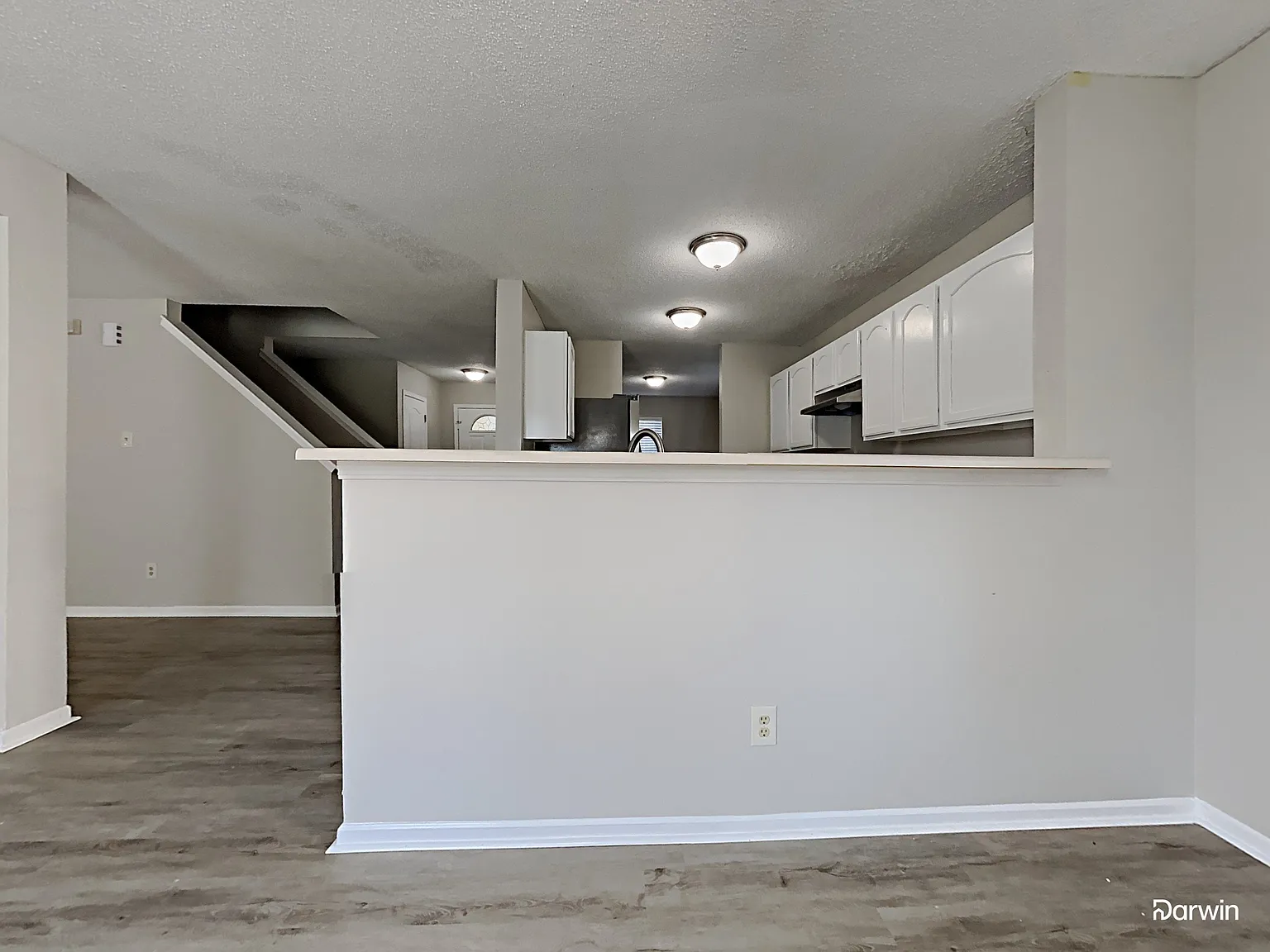 4 bed, 2.5 bath, 3838 sqft, $2,460 — Photo 2