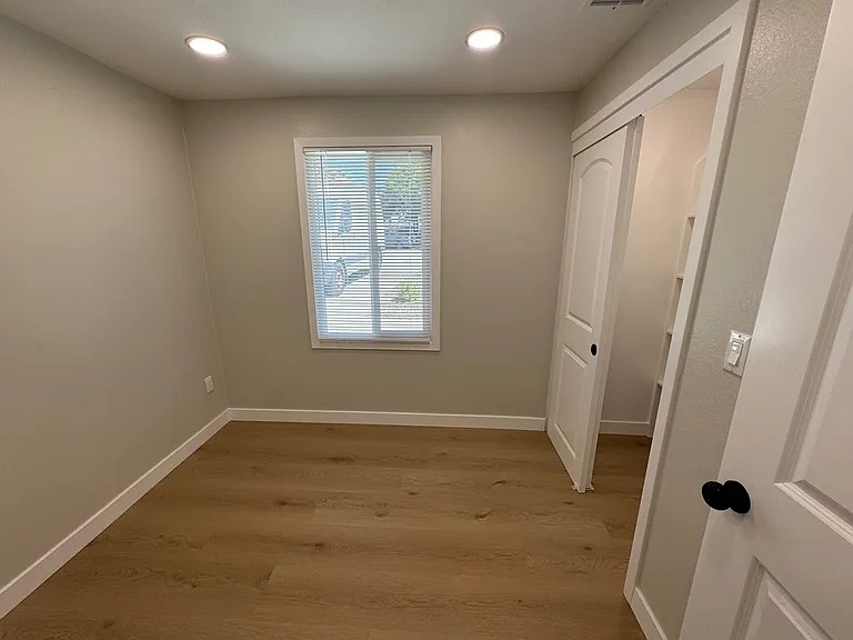 8932 Grand Ave — Photo 10
