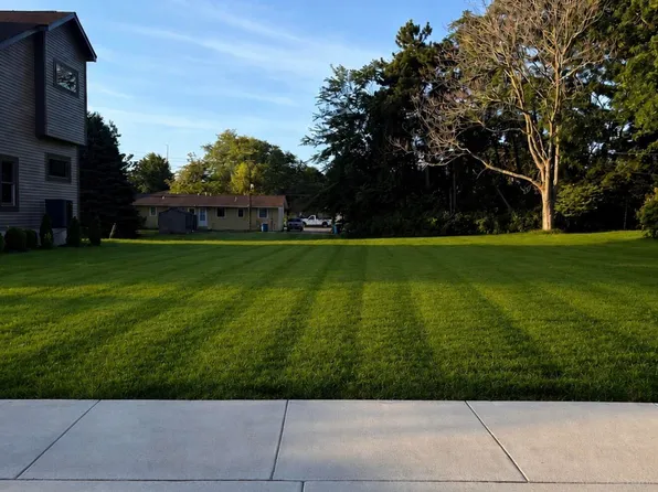 1030 Arlington Ave, Grand Haven, MI 49417