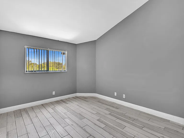 3417 NW 44th St #101 — Photo 31