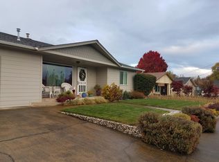 1330 SW Isham St, Grants Pass, OR 97526