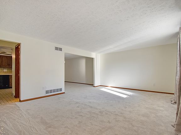 2nd image of 16 Wallace Rd