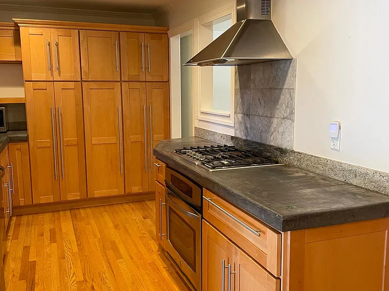 212 Ludell Dr — Photo 11