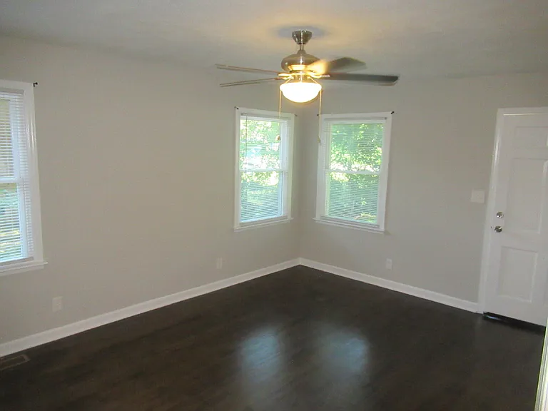 208 Crescent Ct — Photo 5