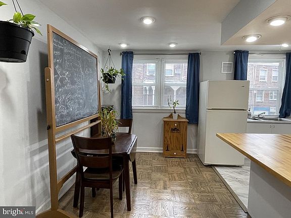 3rd image of 5918 Hammond Ave