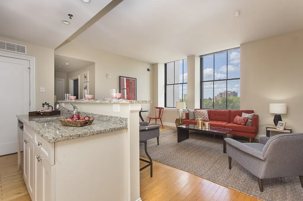 2100 Parkway — Photo 3