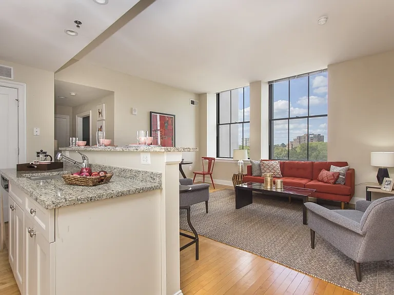 2100 Parkway — Photo 3