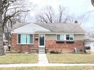 24934 Mabray Ave, Eastpointe, MI 48021