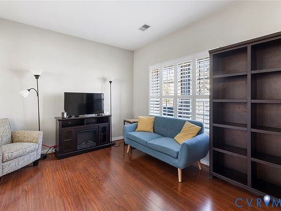 5th image of 2914 Queensland Dr