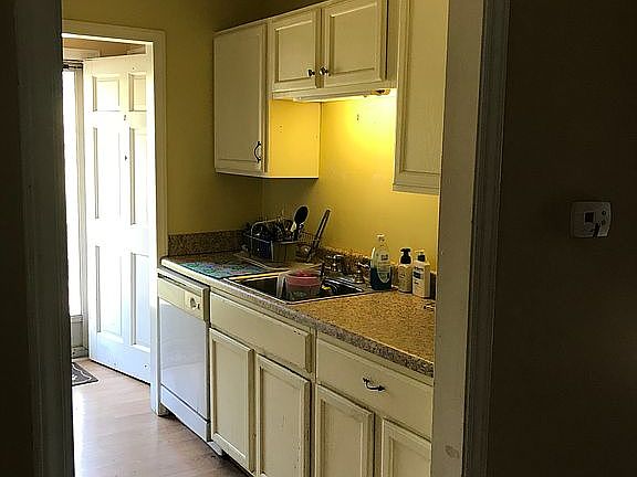 Kithcen- toward front door R